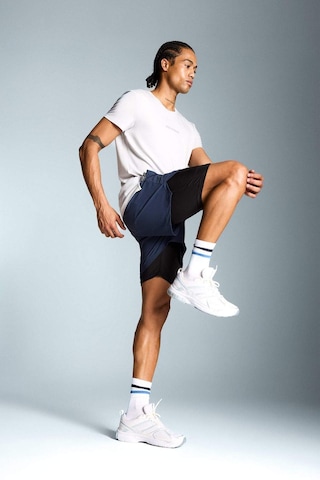 DeFactoFit Slim Fit Dar Kesim Sporcu Taytlı Şort E2759AX25SMNV94
