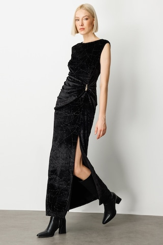 Ekol Kadın Metal Aksesuarlı Simli Kadife Elbise 4085 Siyah Siyah