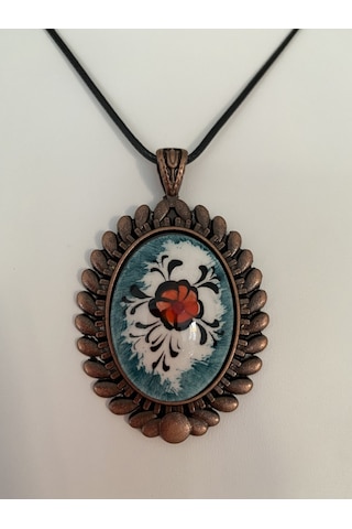 Iznik Çini Çiçek Figürlü Deri Ipli Kolye Model 3 Pembe