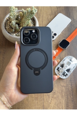 Apple iPhone 14 Pro Max Uyumlu Karbon Desenli Standlı Ve Magsafe Uyumlu Kılıf Soocase700 Siyah