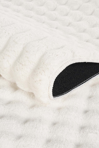 Villadia Home Textile Krem Yumuşak Bubble Puffy Post Kaymaz Taban Peluş Halı Yolluk Yıkanabilir Oturma Salon Koridor Çocuk Yatak Mutfak Odası Vd5010krem