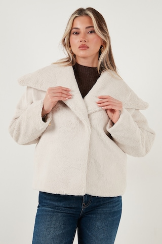 Lela Oversize Geniş Yaka Çıtçıt Düğmeli Astarlı Peluş Bayan Mont 6839623 Beyaz