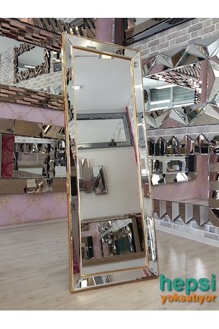 Ayna Çerçeveli Model Altın Renk Ayaklı Boy Aynası Altın