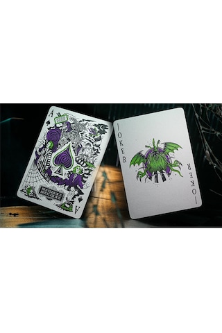 Theory11 Beetlejuice Premium Oyun Kağıdı Limited Edition Koleksiyonluk İskambil Kartları