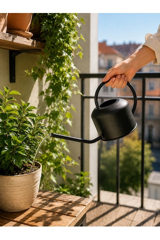 Dekoratif Metal Sulama Kabı 0,90 Lt Uzun Borulu Bitki Sulama Kabı 34,5 Cm Black