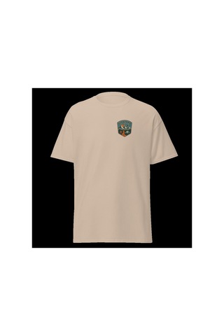 Wildstyle Uzaklara Git Renkli Vintage Dağ Doğa Macera Rozet Baskılı Unisex Bisiklet Yaka Pamuklu Tişört Camel