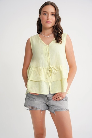 4722 Kadın V Yaka Fırfırlı Müslin Bluz Tereyağı Sarısı Tereyağı Sarısı