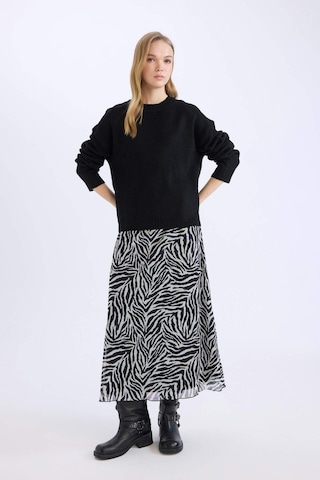 DeFacto Flare Fit Zebra Desenli Yüksek Bel Tül Maxi Etek E3974AX25SPBK81 Siyah