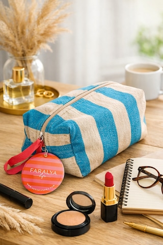 Faralyalife Çizgili Fermuarlı Taşıma Kulplu Makyaj Çantası 20x20 Cm %70 Pamuk %30 Polyester Kozmetik Kadın Makyaj Çantası