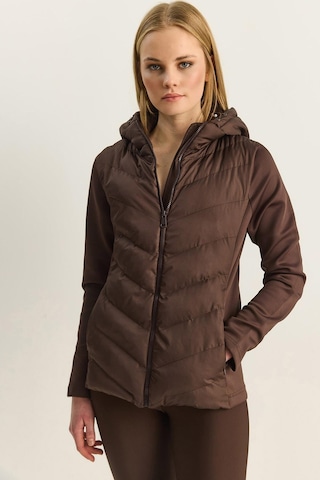 Shade Kadın Kapüşonlu Fermuarlı Garnili Slim Fit Şişme Mont 1123 60283816 - Acı Kahve Kahverengi
