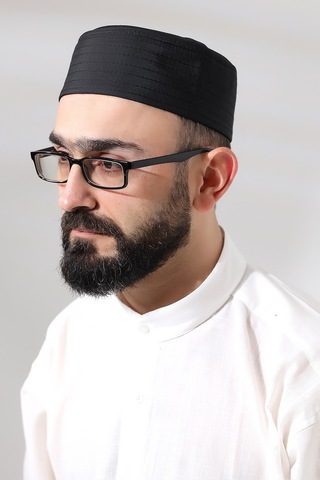 Siyah Kapitone Elif Vav Nakışlı Kalıp Namaz Takkesi Siyah