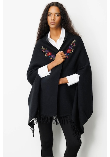 Kadın Yakası İşlemeli Koldan Geçmeli Büyük Yün Panço Siyah Siyah