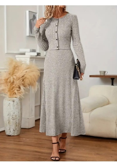 Kadın Uzun Kollu Önden Düğmeli Bluz Ve Yüksek Bel A Kesim Uzun Etek Şardonlu Kaşkorse Ikili Takım Gri Kadın Uzun Kollu Önden Düğmeli Bluz Ve Yüksek Bel A Kesim Uzun Etek Şardonlu Kaşkorse Ikili Takım Gri