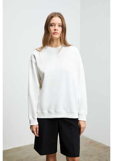 KARIUS Kadın Organik Pamuklu İçi Polarlı Oversize Yuvarlak Yakalı Beyaz Sweatshirt