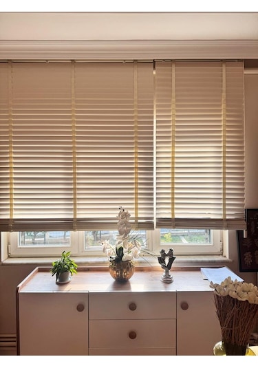 Beyaz Gerçek Ahşap Jaluzi 50mm Zincirli Redüktörlü Kurdelalı Ajs1001 Beyaz