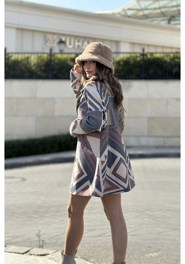 Kadın Kahve Desenli Astarlı, Kruvaze Ceket Yaka, Tek Düğme, Rahat Kalıp, Fitilli Kaşe Kumaş Kaban Kahve Kadın Kahve Desenli Astarlı, Kruvaze Ceket Yaka, Tek Düğme, Rahat Kalıp, Fitilli Kaşe Kumaş Kaban Kahve