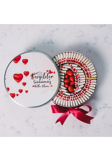 Kalp Ve Bulut Temalı Metal Kutu 80 Adet Napoliten Çikolata