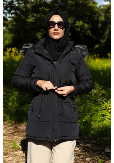 Kışlık Orta Boy Kürklü Kapüşonlu Su Geçirmez Tasarım Kadın Şişme Mont Siyah