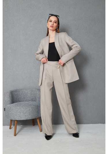 Kare Düğmeli Yünefekt Takım Bej Bej