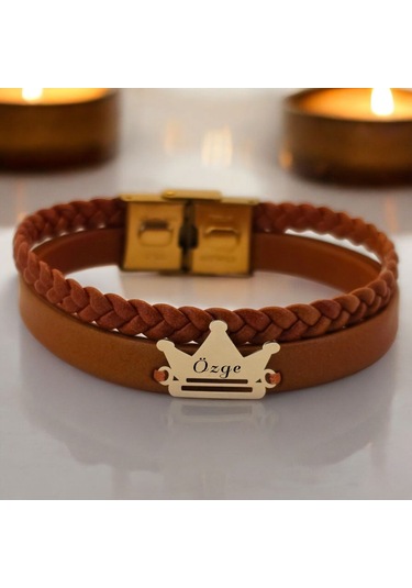 Archin Özge İsmine Özel Kahverengi Derili Taç Motifli 14 Ayar Altın Plakalı Hediye Bileklik-467isim Özge