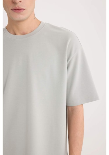 DeFacto Oversize Geniş Kalıp Ütü Gerektirmeyen Bisiklet Yaka Kısa Kollu Basic Düz Ağır Kumaş Tişört X3926AZ25SPGN1255 DeFacto Oversize Geniş Kalıp Ütü Gerektirmeyen Bisiklet Yaka Kısa Kollu Basic Düz Ağır Kumaş Tişört X3926AZ25SPGN1255