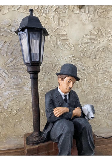 Charlie Chaplin Sokak Lambası Altın Siyah