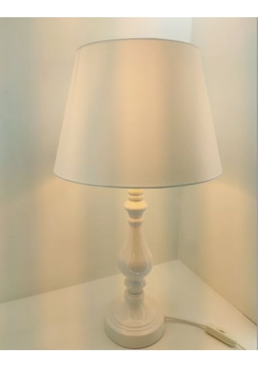 Beyaz Rustik Klasik Metal Yüksek Ayaklı 30'luk Şapkalı Abajur Beyaz