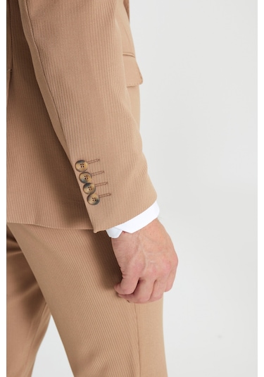 Ac&Co / Altınyıldız Classics Erkek Cml Slim Fit Dar Kesim Kırlangıç Yaka Beli Bağlamalı Çizgili Esnek Kruvaze Takım Elbise Cml Camel Ac&Co / Altınyıldız Classics Erkek Cml Slim Fit Dar Kesim Kırlangıç Yaka Beli Bağlamalı Çizgili Esnek Kruvaze Takım Elbise Cml Camel
