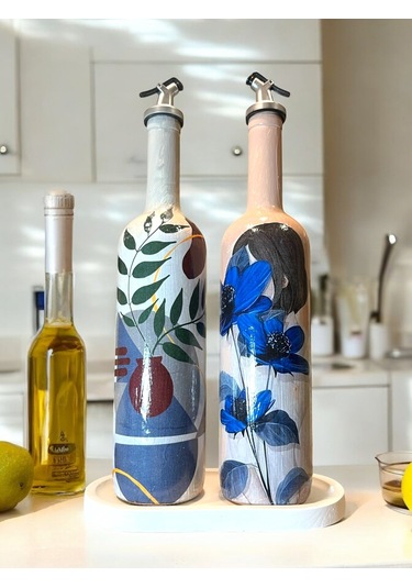 El Yapımı Mavi Çiçekli Kız Desenli Sunum Stantlı 75 Ml Zeytinyağı Sıvıyağ Şişesi Yağdanlık 2 Li Set Mavi