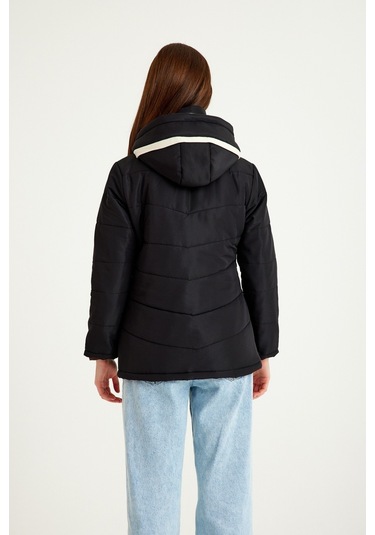 Toridas Günlük Şık Kapüşonlu Kışlık Kadın Şişme Mont 811siyah10 001