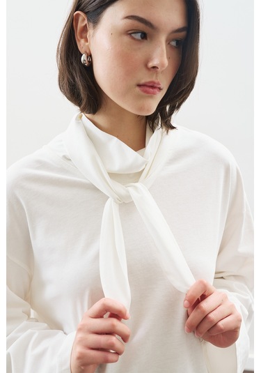 Yüksek Yaka Bağlamalı Bluz Ekru Ekru