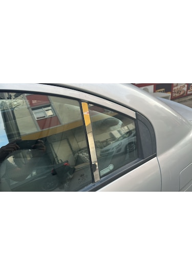 Hyundai Accent Era Kapı Direği Krom Paslanmaz Çelik 2 Parça Cam Direk