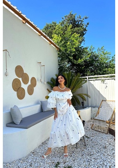 Lila Omuzları Lastikli Brode Elbise Lila