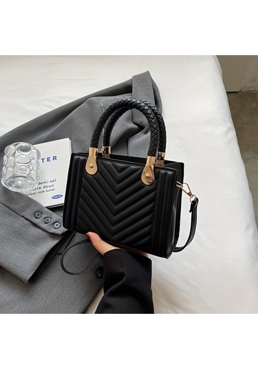 Klasik Kapitone Detaylı Kare Bayan Çanta