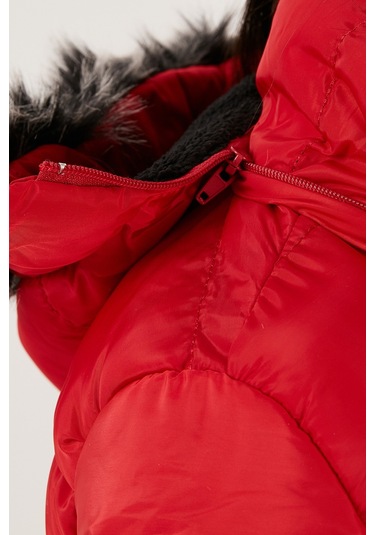 Lela Peluş Astarlı Yakası Suni Kürklü Çıkarılabilir Kapüşonlu Kışlık Kız Çocuk Mont 5766038 Kırmızı