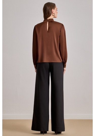 Dökümlü Kahverengi Saten Bluz Kahverengi