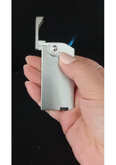 Minimalist İnce Slim Gümüş Renk Yenilikçi Gazlı Jet Alev Çakmak Çok Renkli