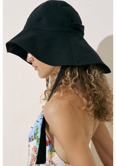 Kordon Detaylı Geniş Şapka Siyah Siyah