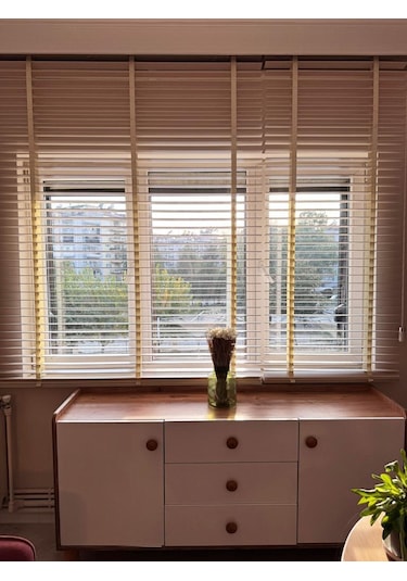 Beyaz Gerçek Ahşap Jaluzi 50mm Zincirli Redüktörlü Kurdelalı Ajs1001 Beyaz