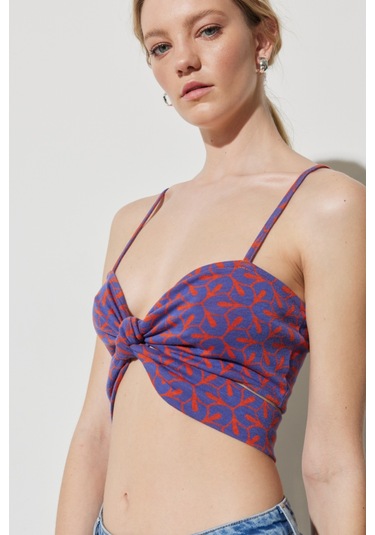 Regular Fit Normal Kesim Askılı Desenli Crop Bluz Renkli Regular Fit Normal Kesim Askılı Desenli Crop Bluz Renkli