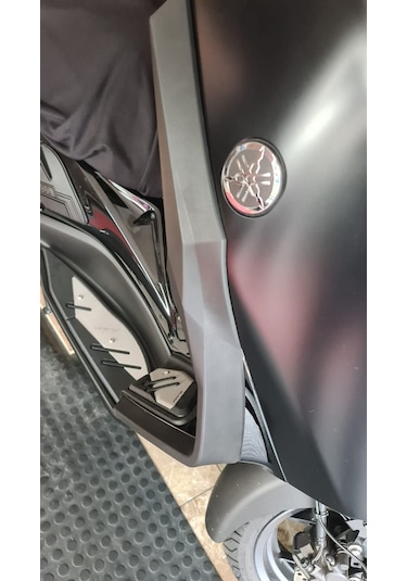 Yamaha Xmax  2023/2025 Uyumlu Ön Bacak Koruma