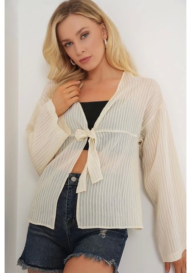 Önü Bağcıklı Bluz 952 - Krem Krem