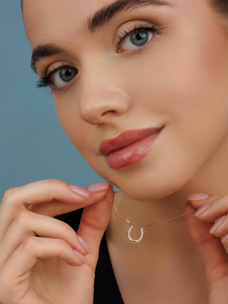 Veronika At Nalı Kolye Ucu Gümüş 925 Zincirli Boyun Kolyesi 439400235 Altın