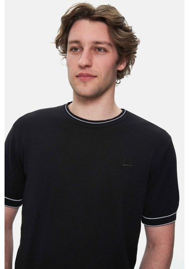 Fared Siyah Bisiklet Yaka Triko Nakışlı Standard Fit Erkek Tshirt SIYAH