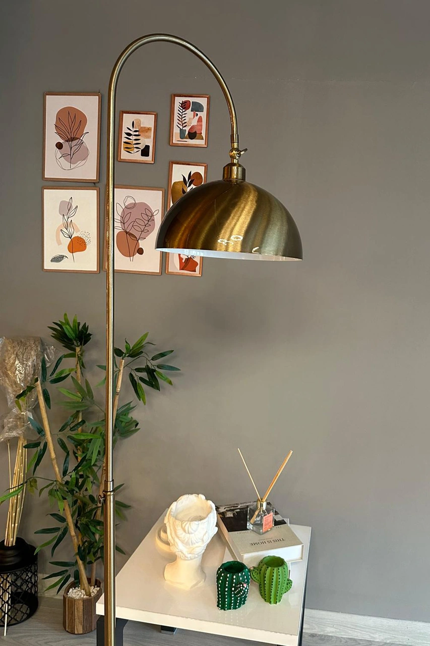 Eskitme Lambader Hareketli Başlık Modern Dekoratif Metal Oturma Odası Çalışma Odası Zemin Lambası Eskitme