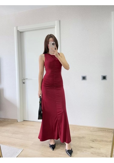 Bürümcük Kumaşlı İçi Astarlı Üzgülü Kolsuz Büzgülü Uzun Elbise - Kırmızı Kırmızı