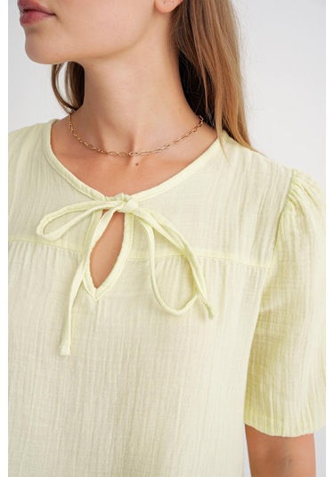 4715 Kadın Yakası Bağlamalı Kısa Kol Müslin Bluz Sarı Sari