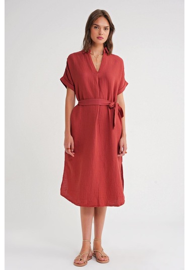 4720 Kadın Pile Detaylı Bağlamalı V Yaka Müslin Elbise Kiremit Kiremit