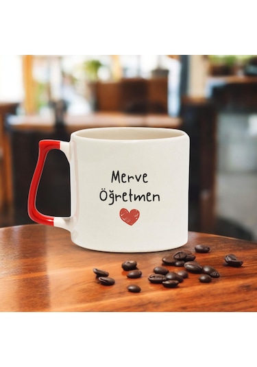 Kişiye Özel Öğretmenler Günü Kupası - Öğretmenime Hediye Kupa Bardak - İsimli Kalpli Tasarım Kırmızı