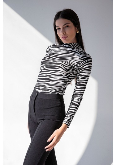 Kadın Dik Yaka Zebra Desenli Body Zebra